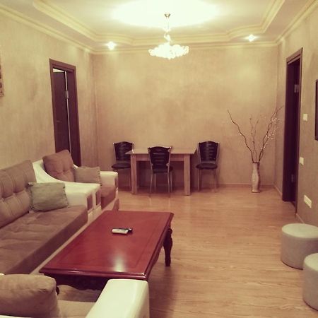 Tamar'S Apartment On Inasaridze 7A Batumi Exterior photo