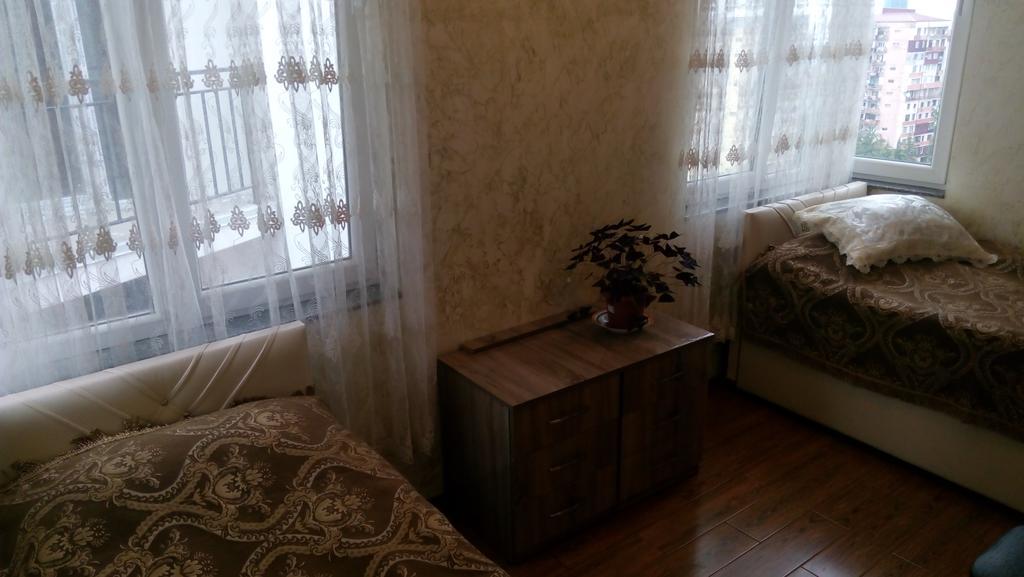 Tamar'S Apartment On Inasaridze 7A Batumi Exterior photo